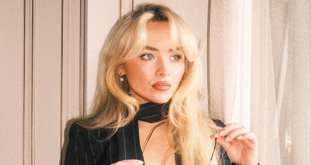 Penyanyi Sabrina Carpenter Mencapai Status Trendsetter Baru