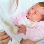 Gumoh Pada Bayi: Penting Tahu Perbedaan GER Dan GERD