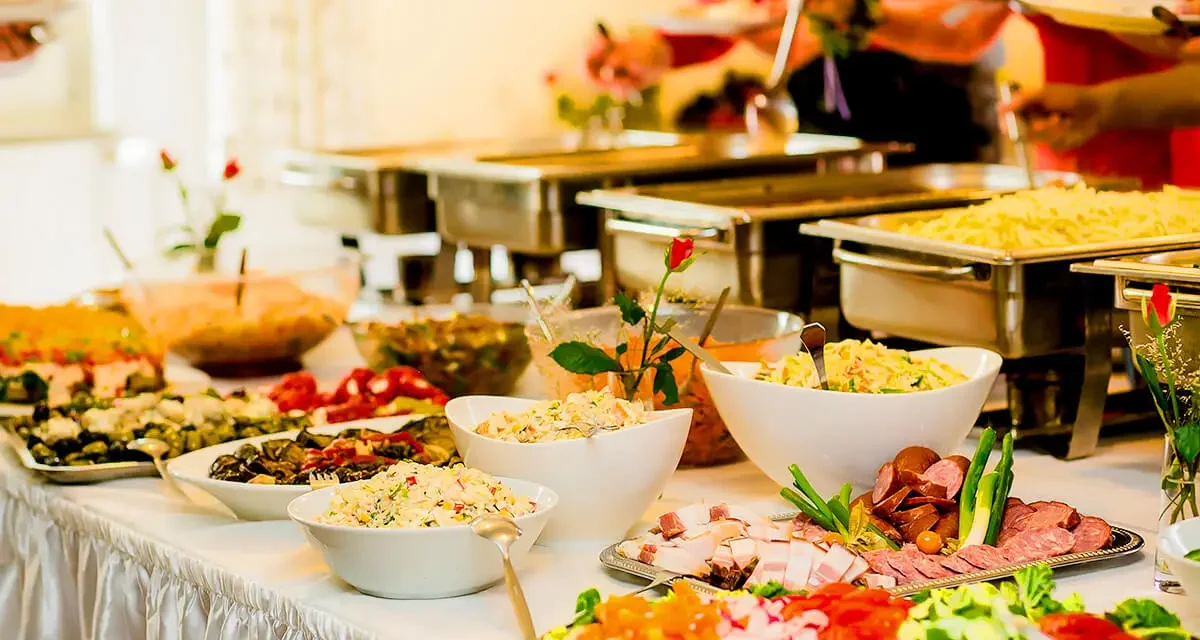 Beragam Hidangan Dengan Sajian Buffet Yang Menggugah Selera