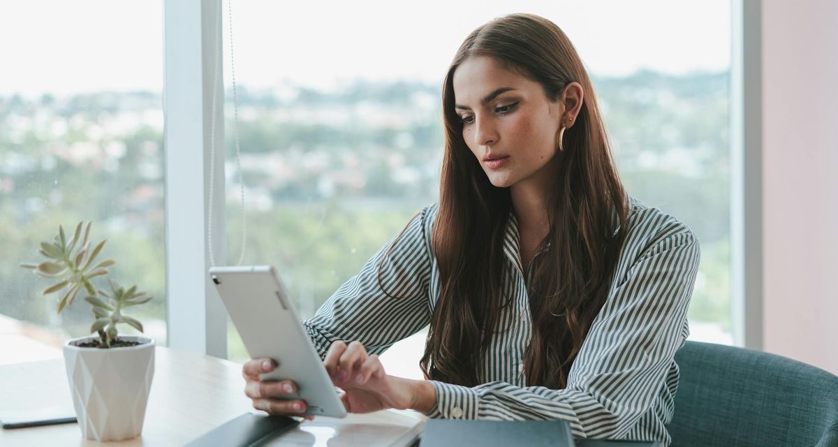 Perempuan Mandiri Menaklukkan Dunia Dengan Keberanian