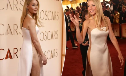 Gwyneth Paltrow Di Oscar Dengan Gaya Berisiko, Gaun Berbelah